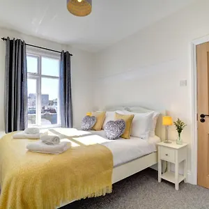 Modern 4 Bedroom Townhouse Perfect Location. , Brighton United Kingdom